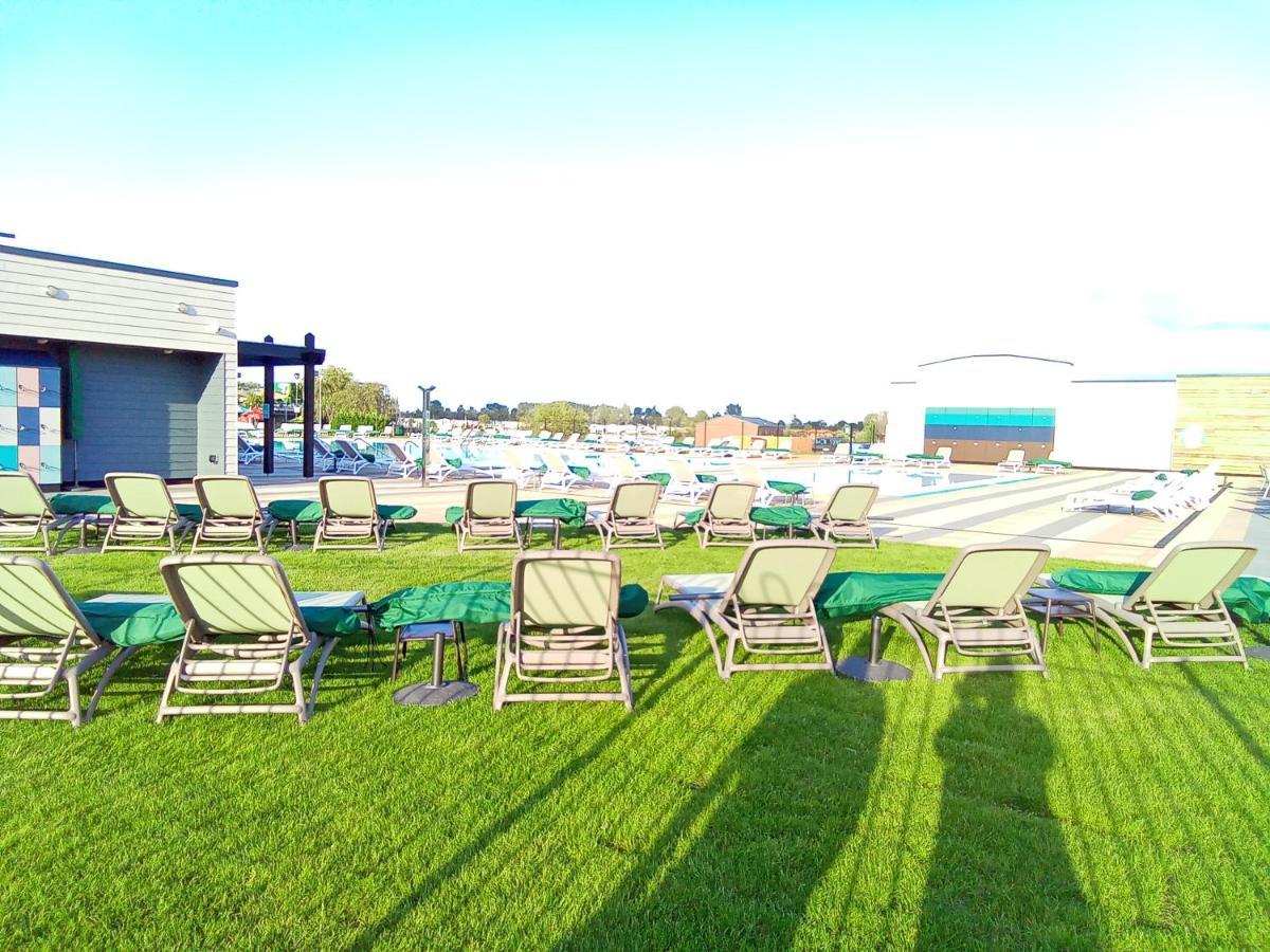 Beautiful 3 Bedroom Caravan With Hot Tub - Tattershall Lakes Экстерьер фото