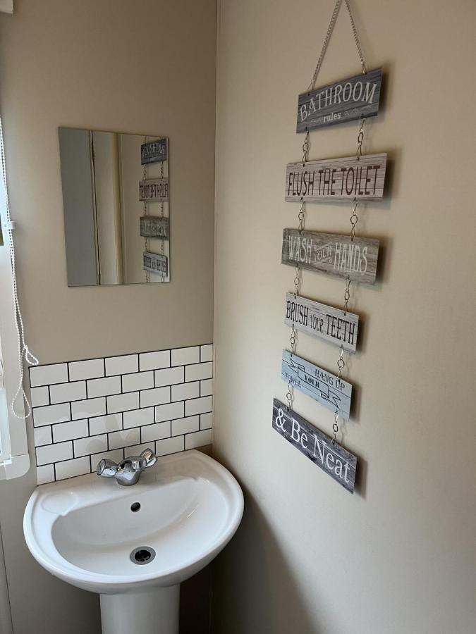 Beautiful 3 Bedroom Caravan With Hot Tub - Tattershall Lakes Экстерьер фото