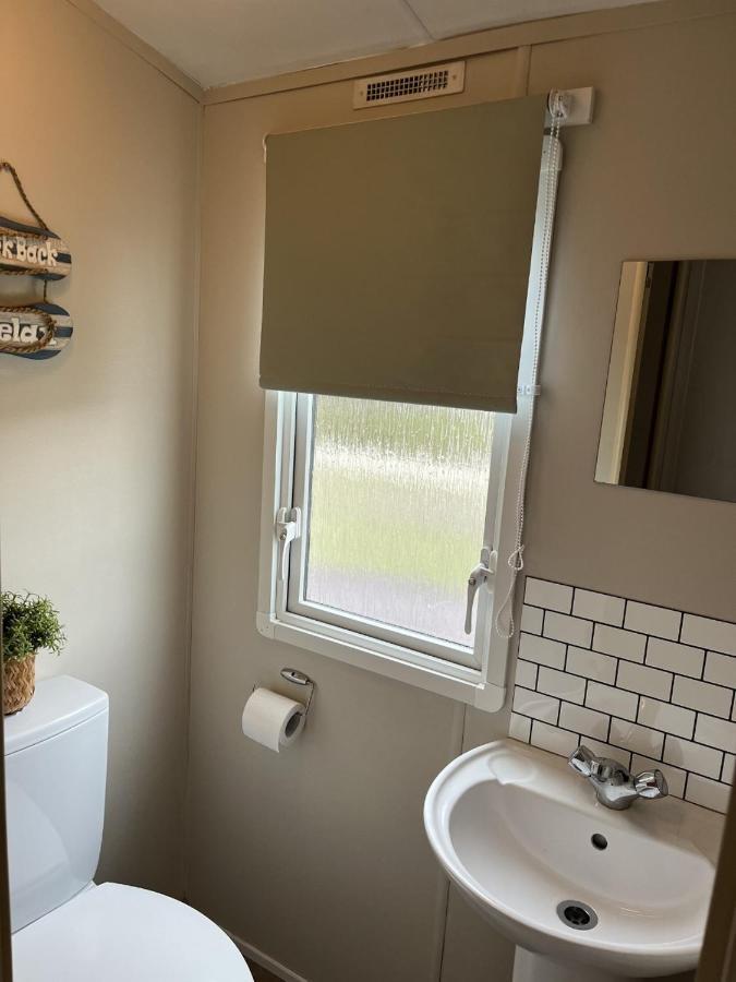 Beautiful 3 Bedroom Caravan With Hot Tub - Tattershall Lakes Экстерьер фото